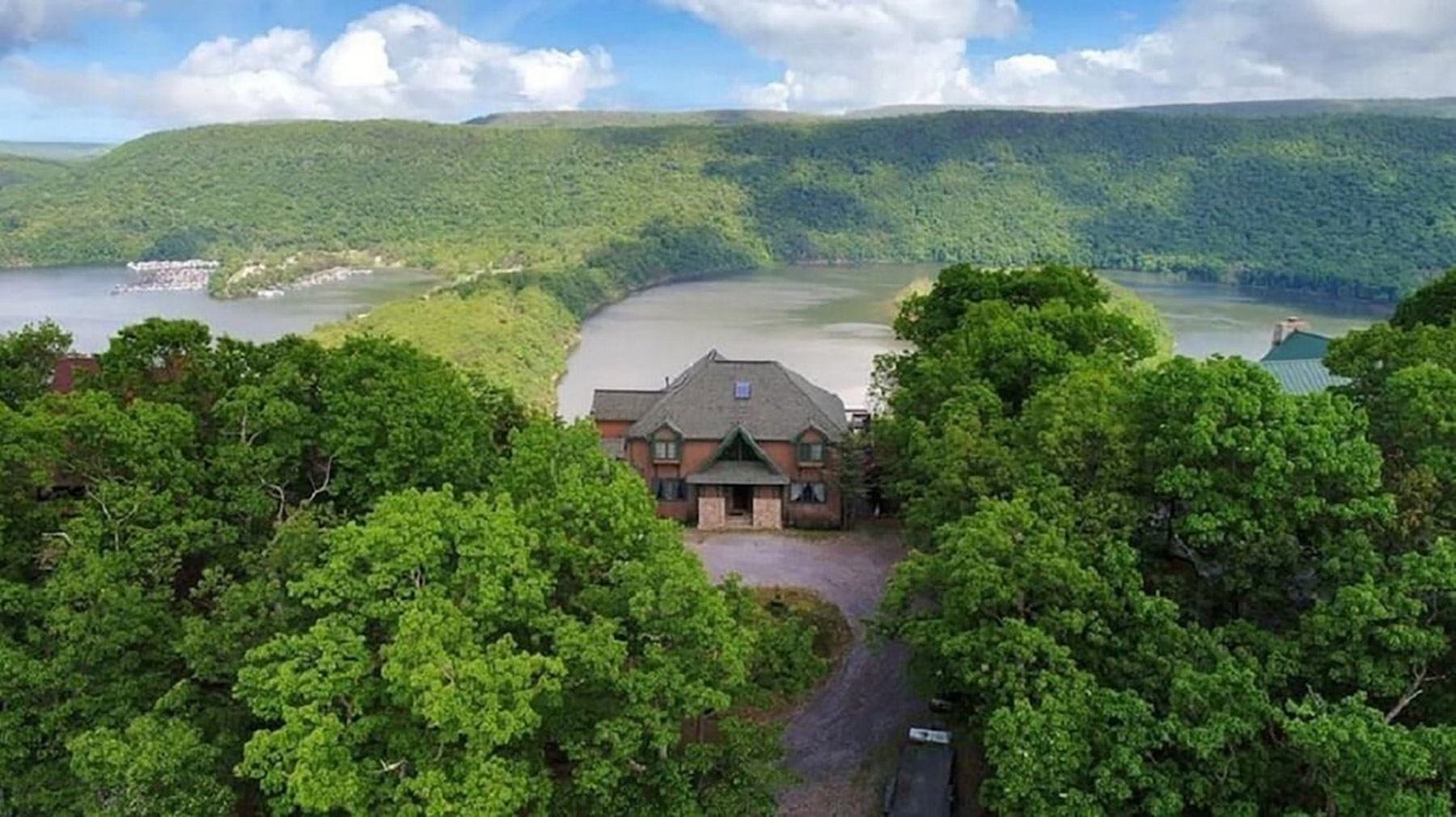 Vacation Home Rental Bella Vista Raystown James Creek, PA