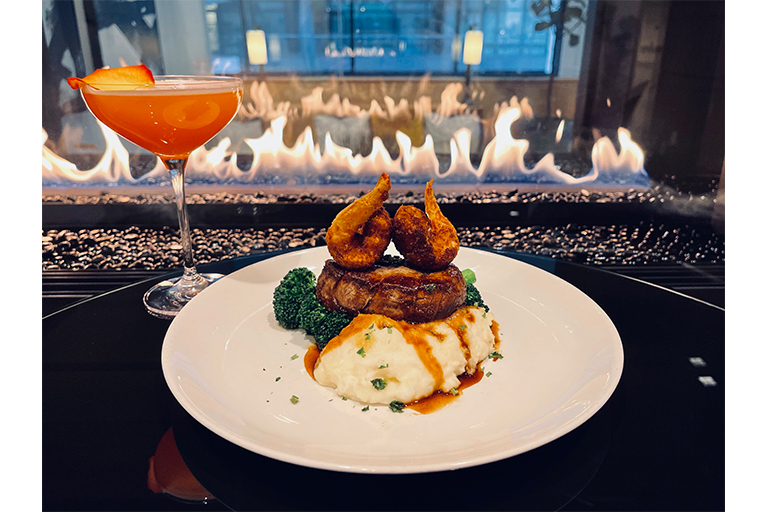 Central Bar + Restaurant Romantic Night In The Bellevue Collection