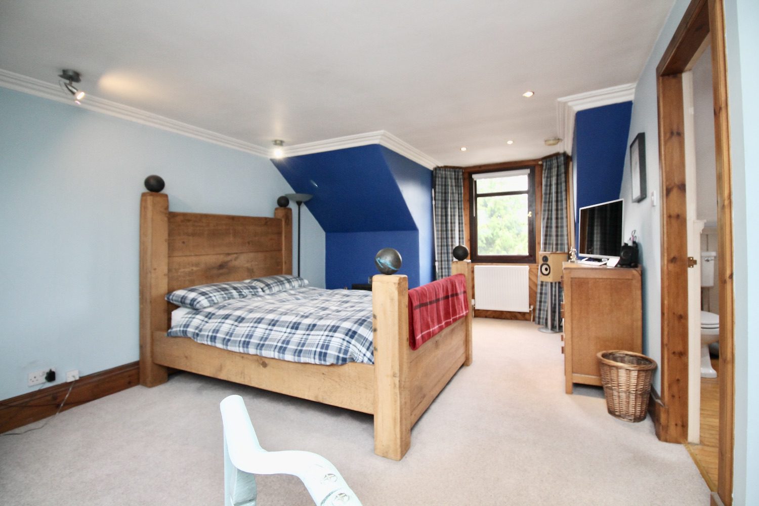 Springfield Road, G64 1PH Bellus Property