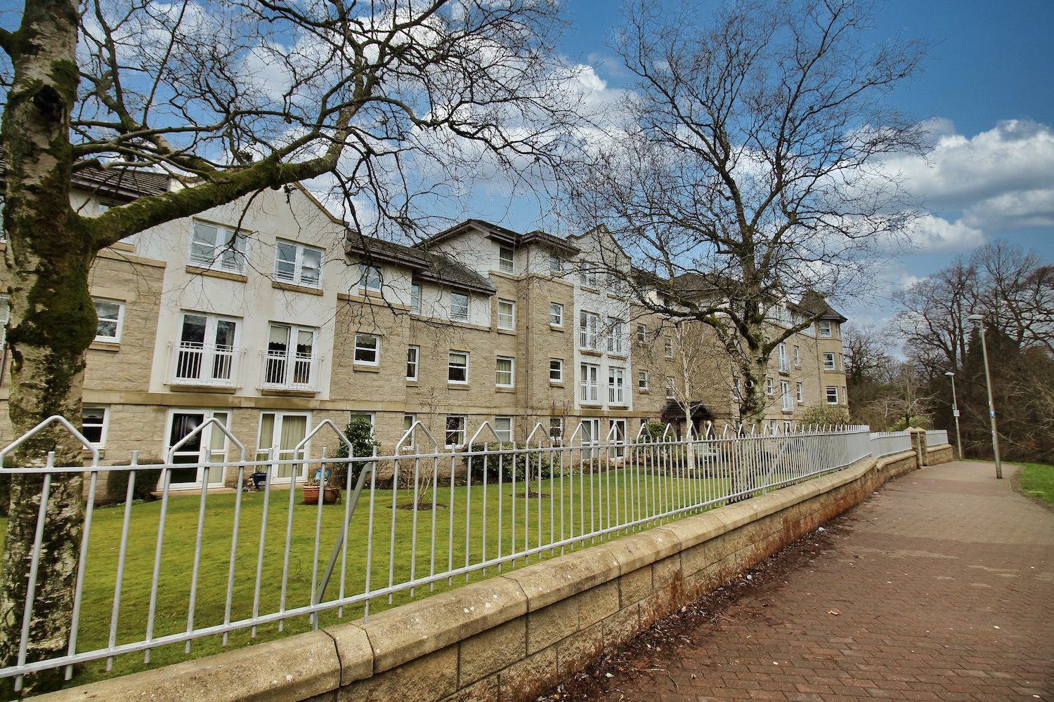 Gate, 20 Kenmure Drive, G64 2RJ Bellus Property