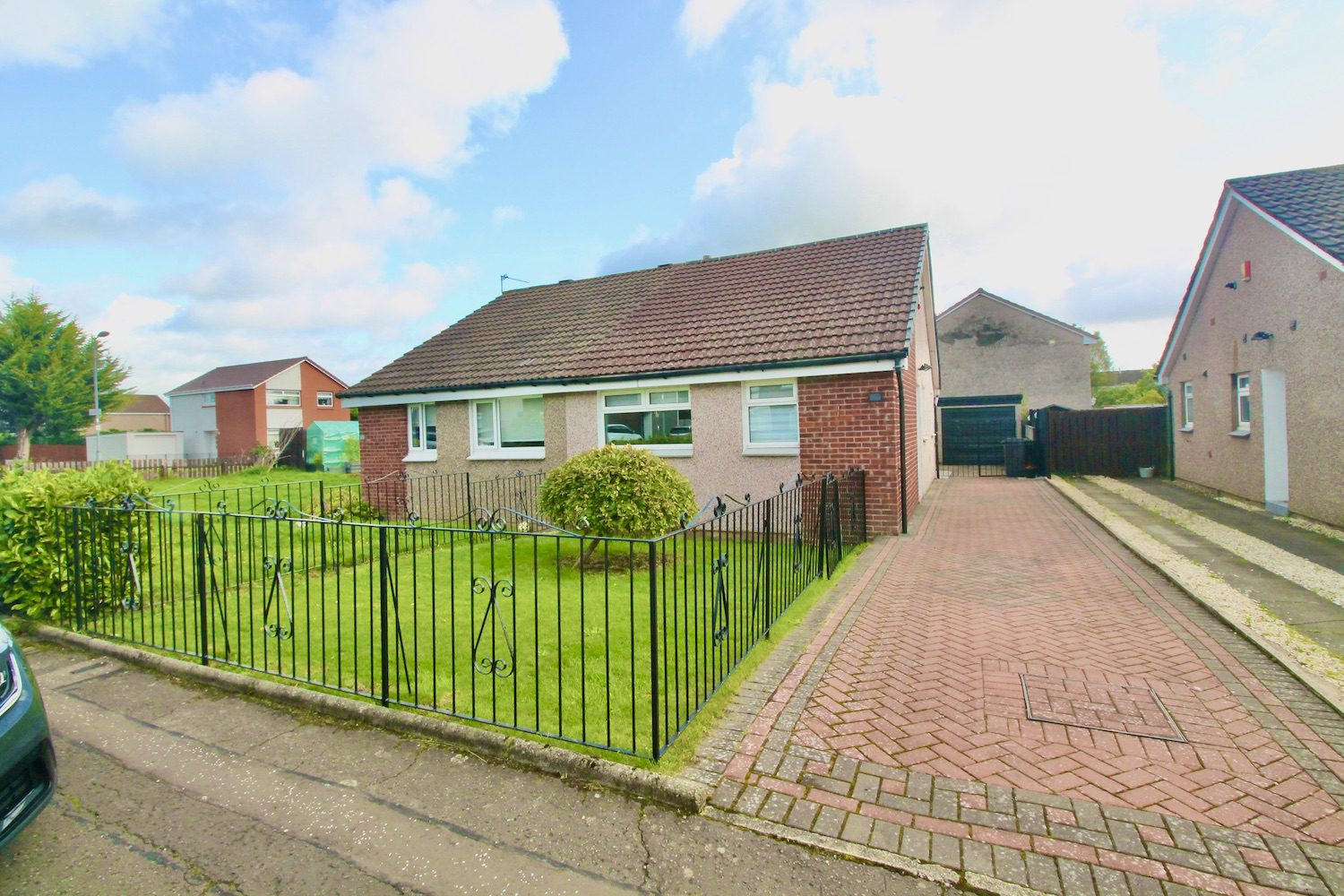 Hurly Hawkin, Glasgow Bellus Property