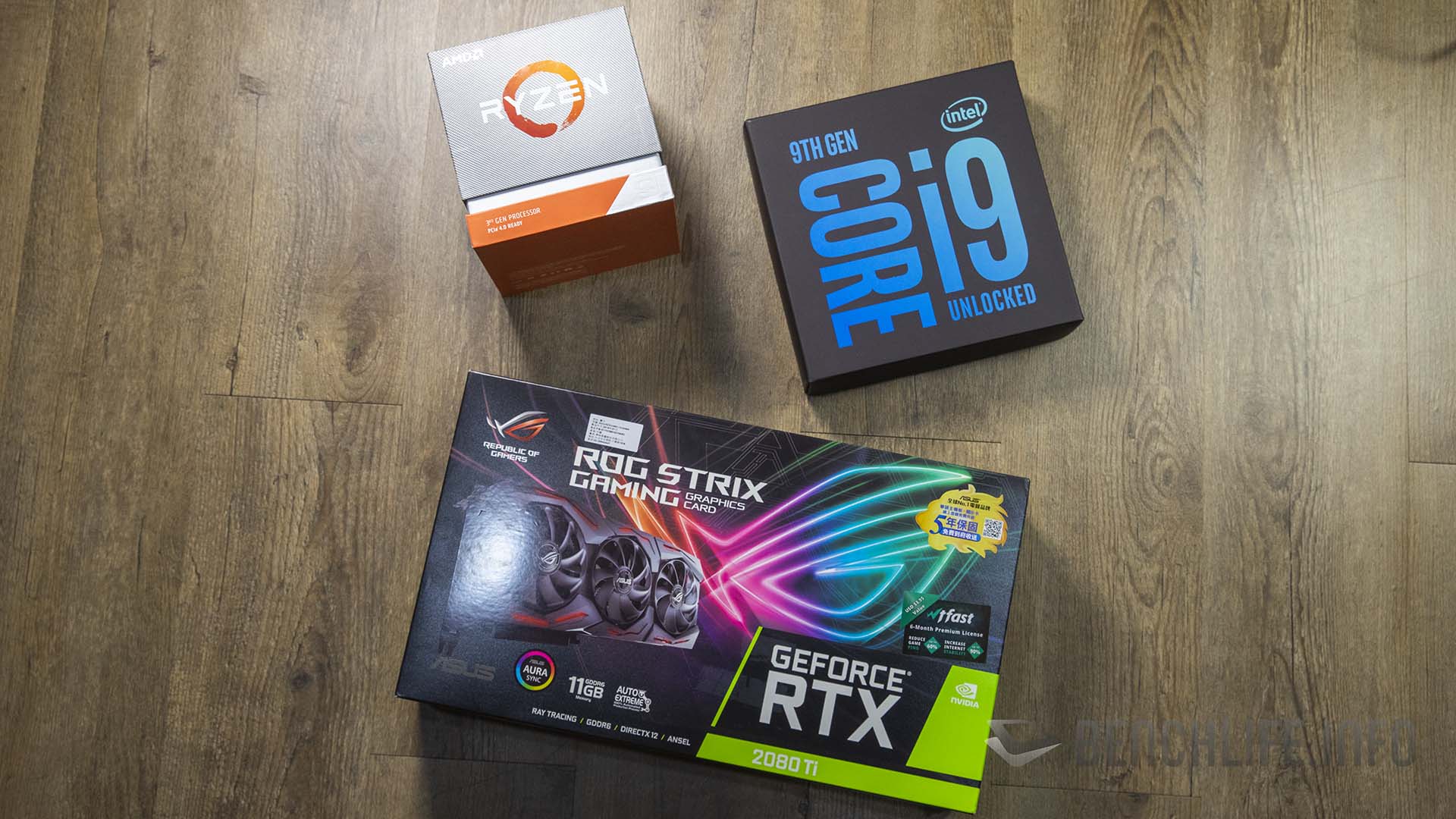 搭配 NVIDIA GeForce RTX 2080 Ti，Intel Core i99900K 對上 AMD