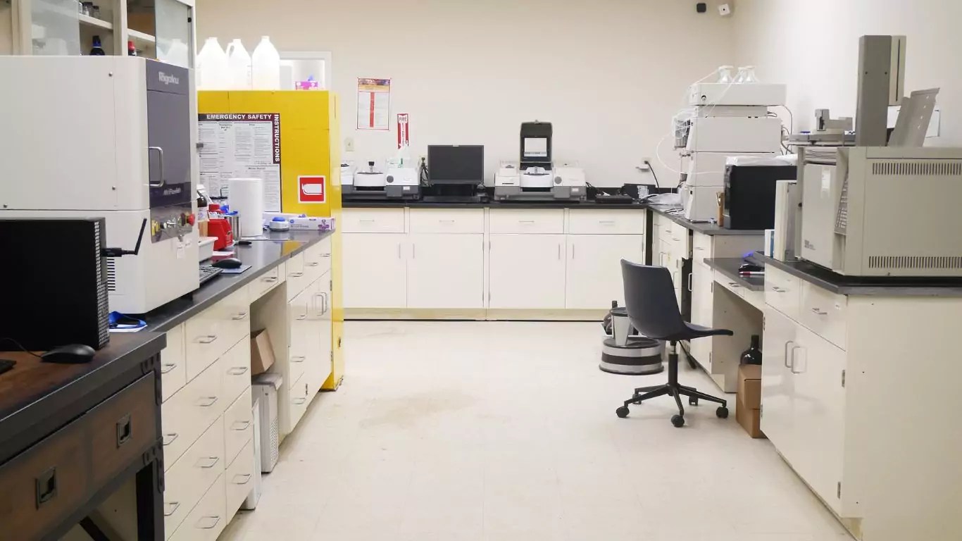 Benchmark Lab, Houston, TX Petrochemical Lab Testing