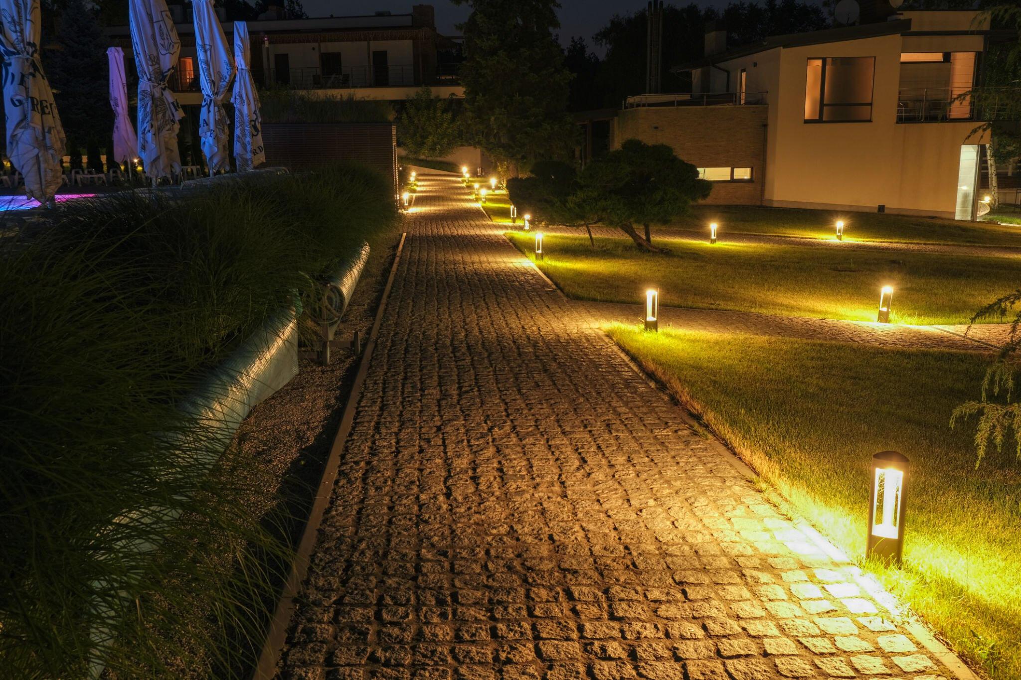 11 Best Outdoor Landscape Lighting Ideas in Dubai [Updated 2024]