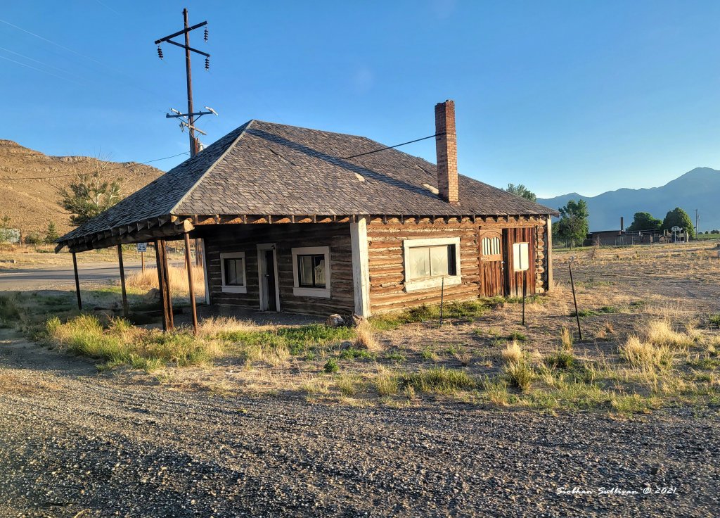 On a corner in Howe John Day history MM bend branches