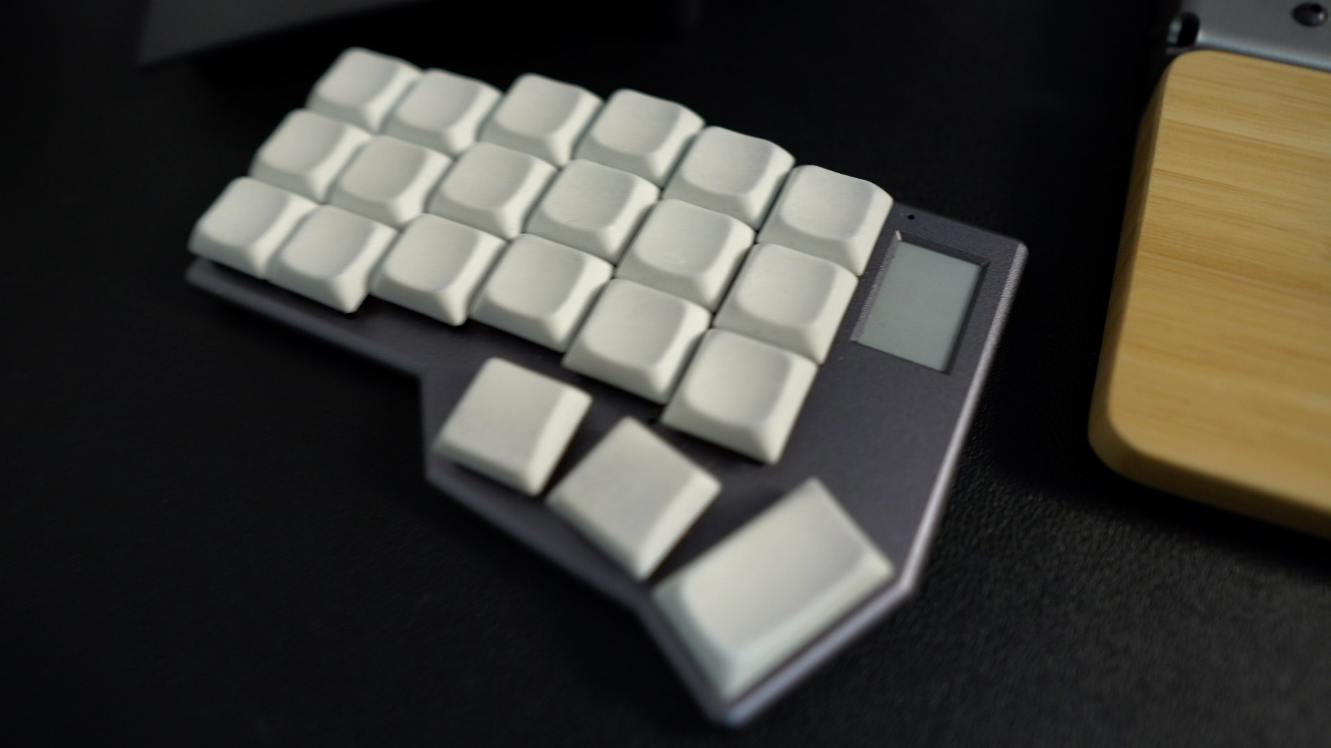 More Keys or Fewer Keys for mechanical keyboards – Ben Frain