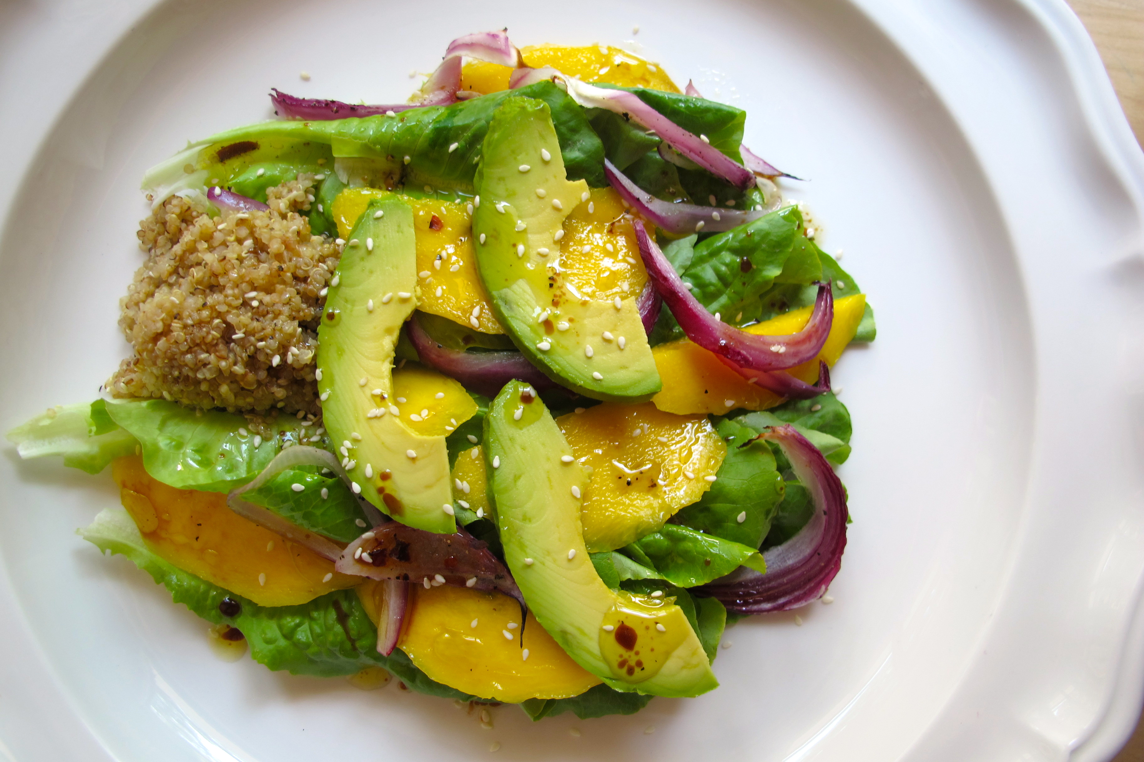 Salad with Mango, Avocado, and Quinoa BenGusto
