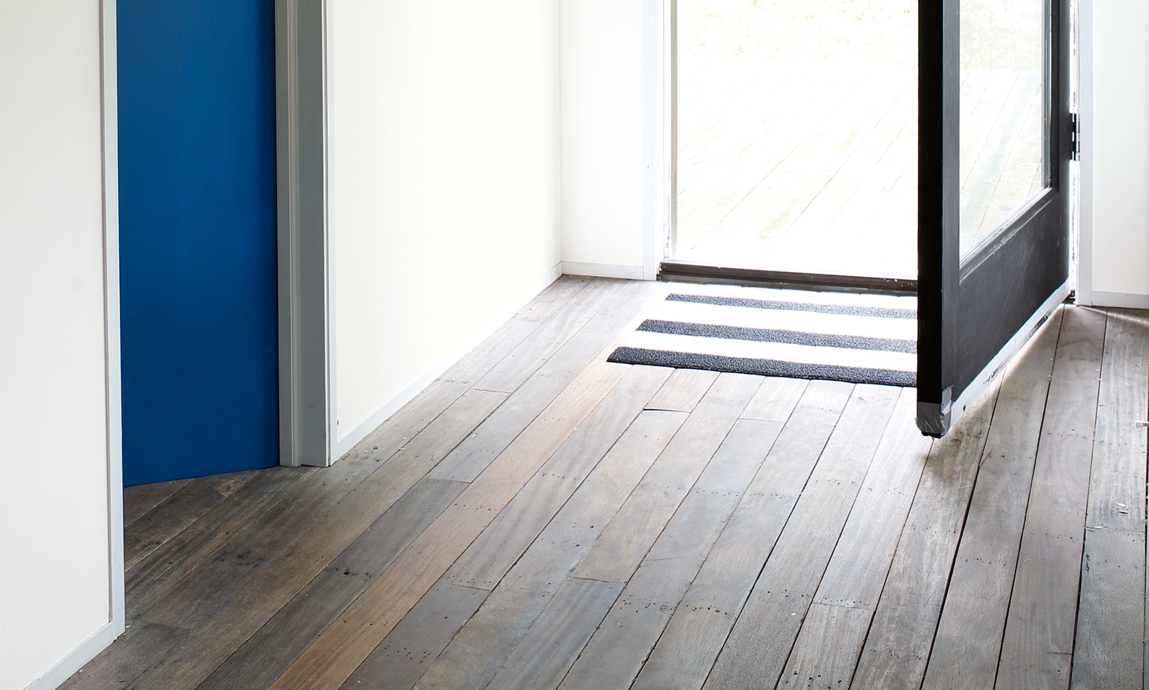 Benwood® Stays Clear® Acrylic Polyurethane Gloss 422 Benjamin Moore