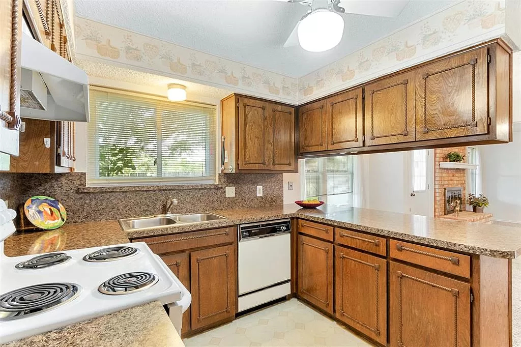 Arlington Home For Sale 2607 Smouldering Wood Dr, Arlington, TX 76016