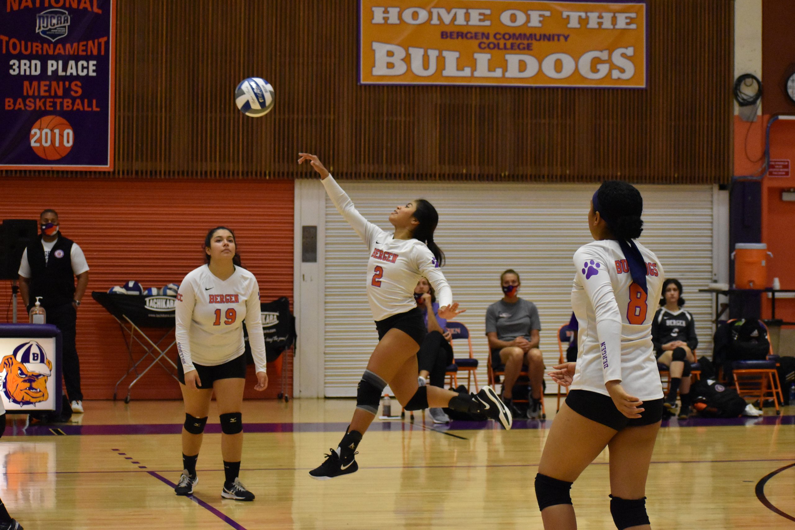 Volleyball defeats CC Morris on the last point of the Match Bergen Community College