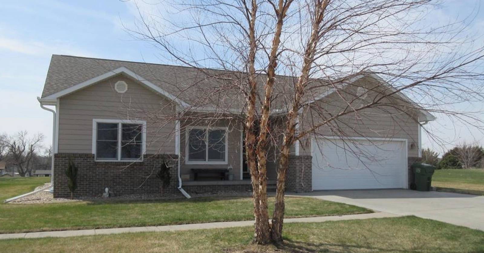 806 W Grandview Sutton NE 285,000 SOLD Bergen Real Estate and