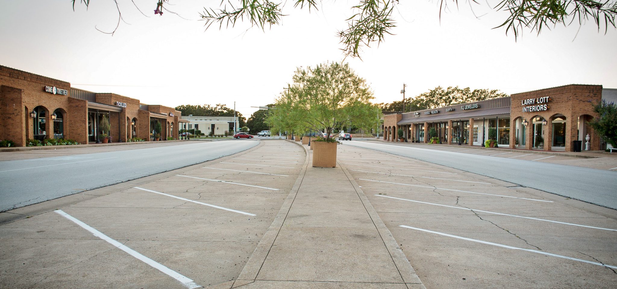 112 & 121 E 8TH STREET, TYLER TEXAS Bergfeld Realty Company