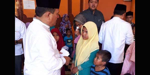 Gelar Syukuran Kemenangan, Bintang-Salmaza Santuni Anak Yatim