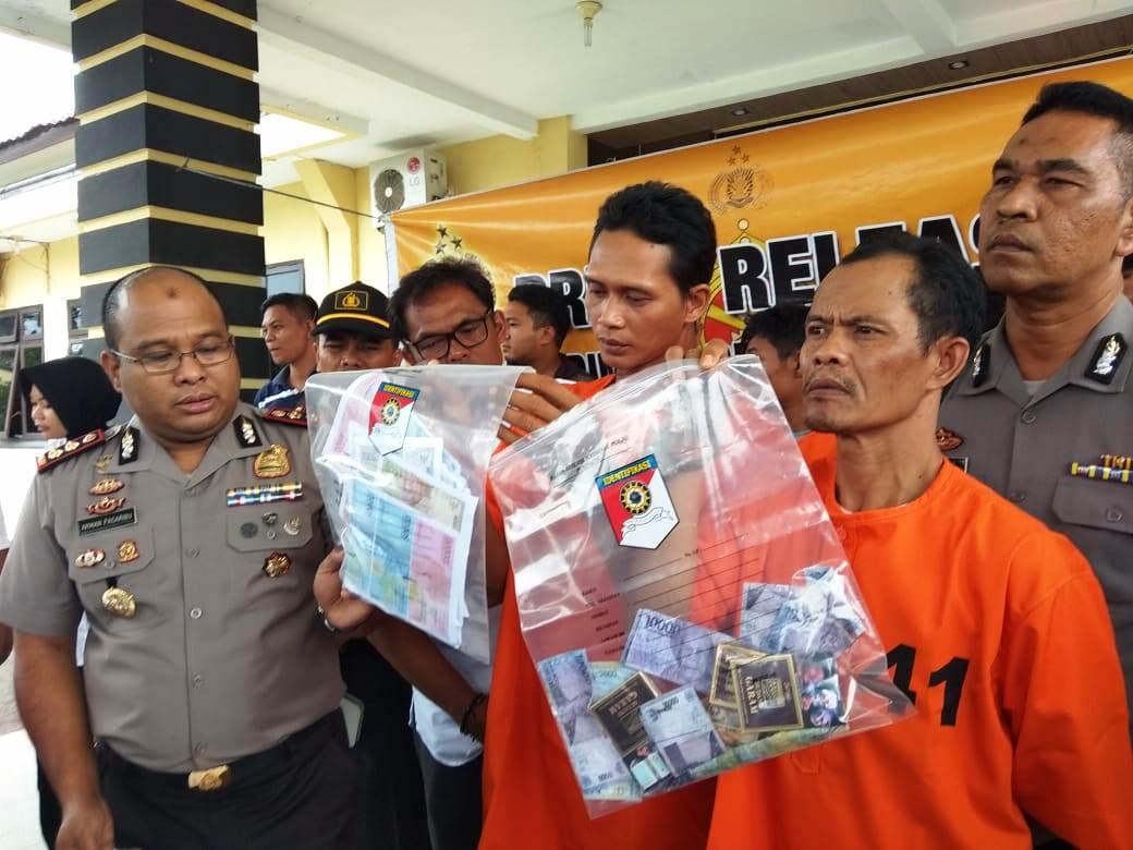 Akibat CobaCoba 2 Pria Pengedar Uang Palsu di Bekuk Polisi dan