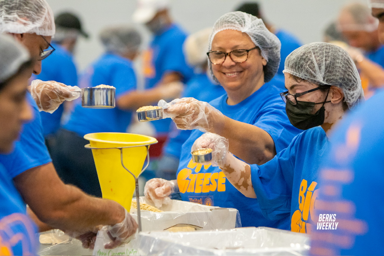 500 volunteers help to fight local hunger needs in United Way’s BIG