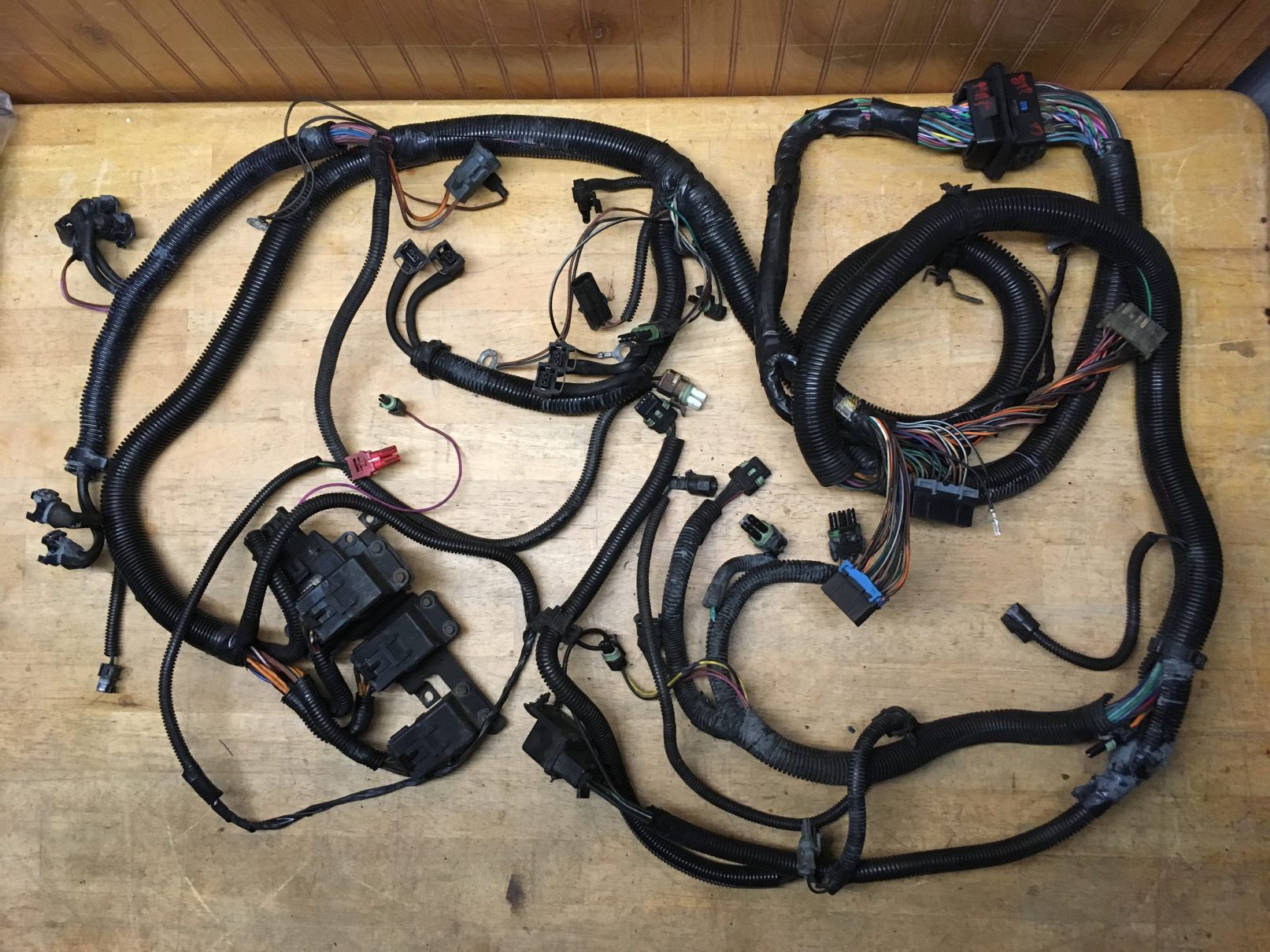 8587 Engine harness vs. 8892 integrated with chassis harness Third