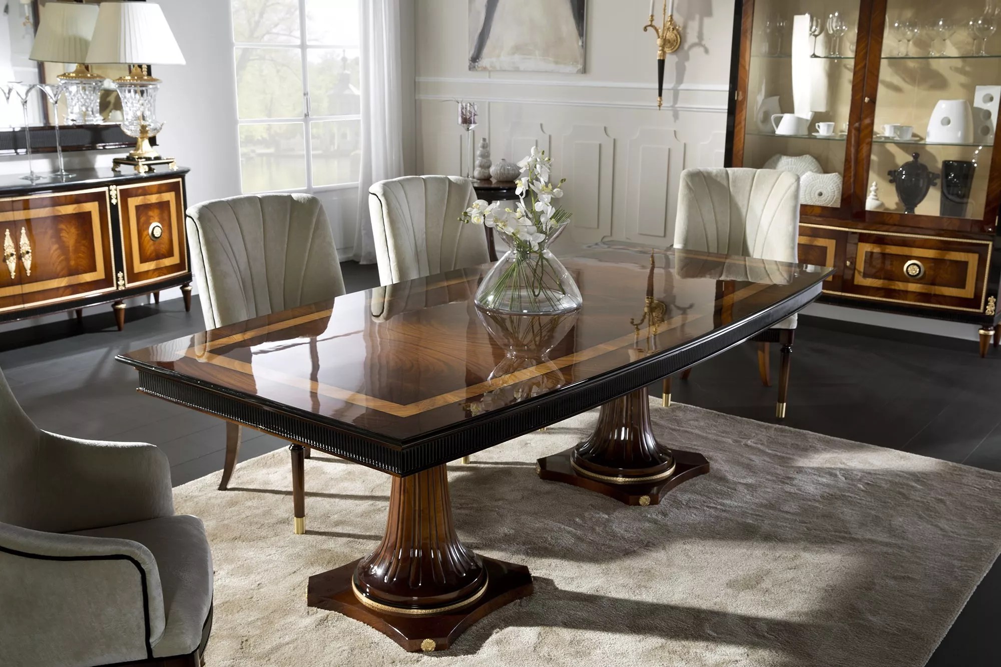 WESTERLY COLLECTION. DINING TABLE