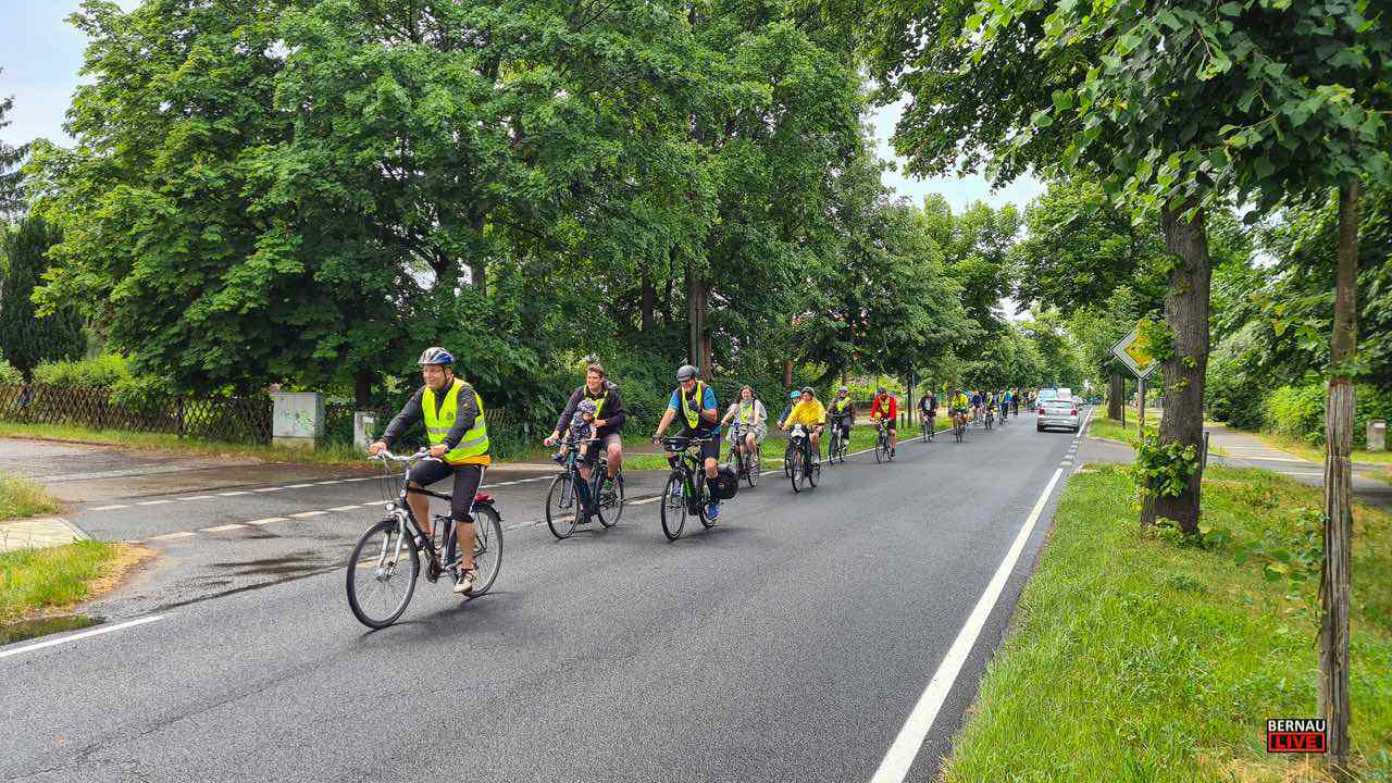 FamilienFahrradQuerdurchBernauTour Die Schwarzfahrer laden ein