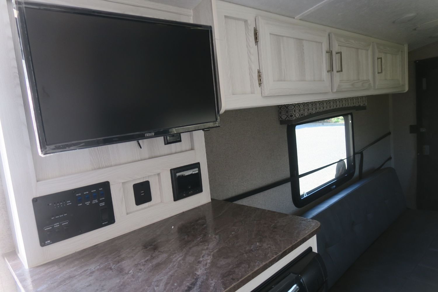 NEW 2019 FLAGSTAFF EPRO 16TH Overview Berryland Campers