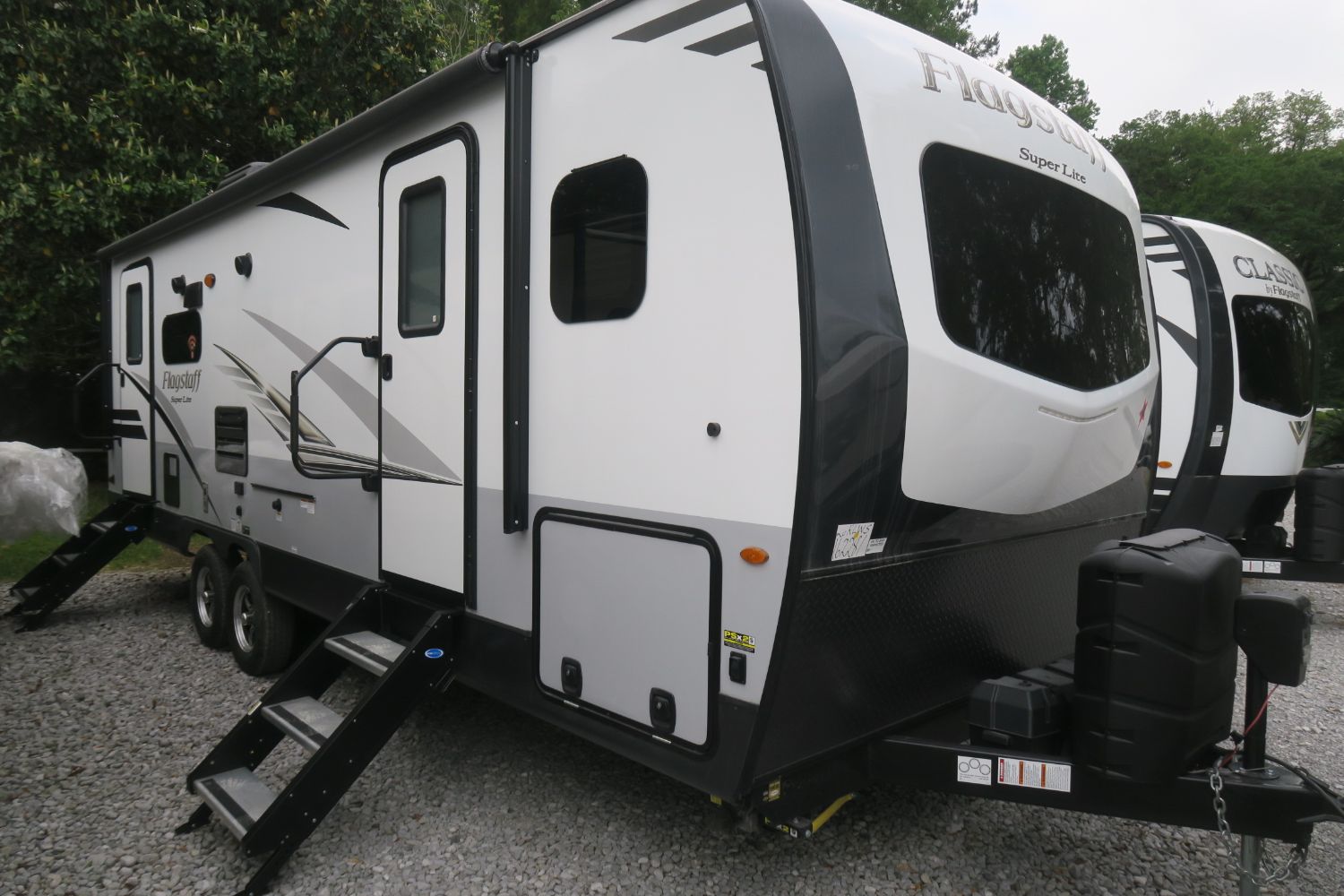 NEW 2019 FLAGSTAFF SUPER LITE 26RLWS Overview Berryland Campers