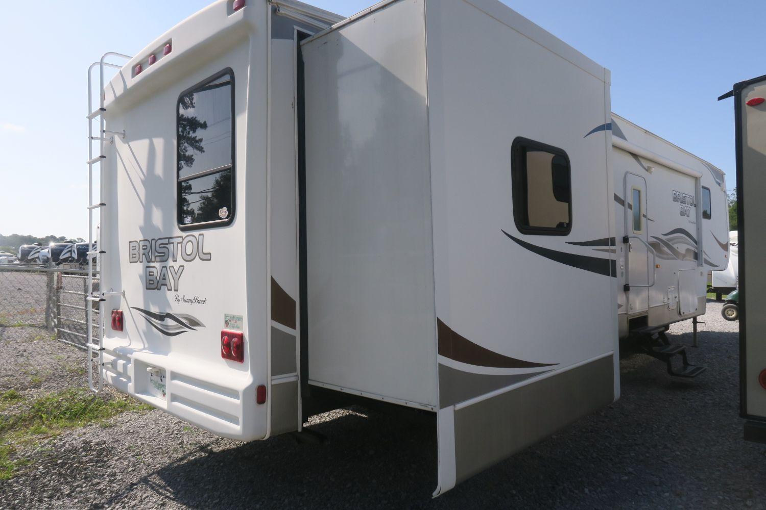USED 2010 BRISTOL BAY 3420BH Overview Berryland Campers