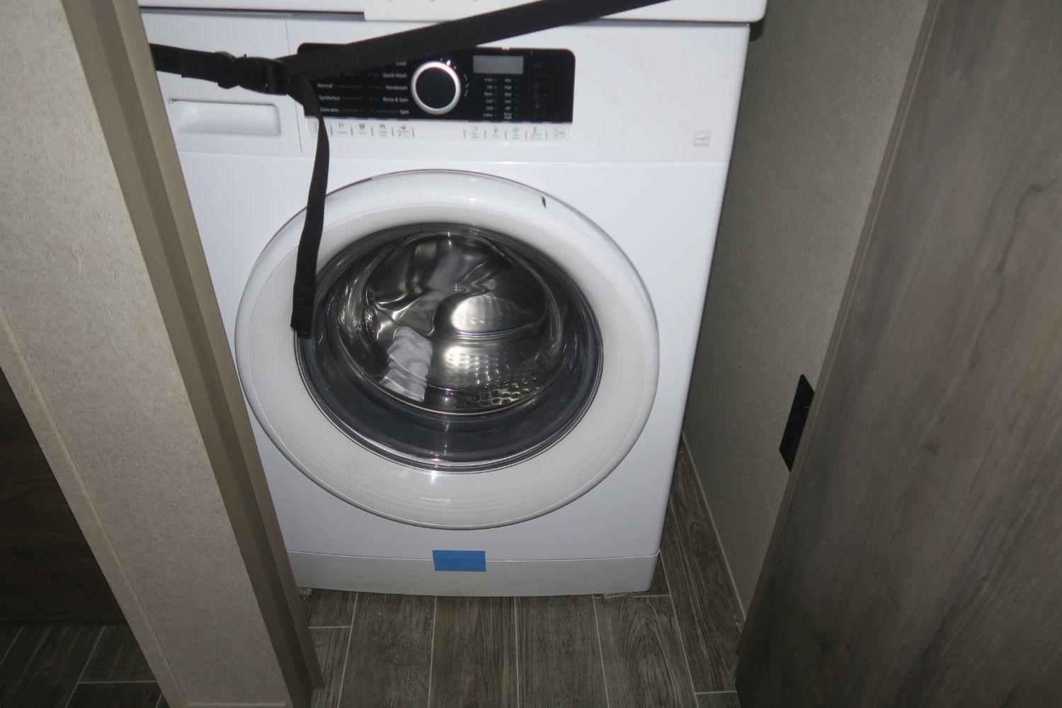 NEW 2020 PUMA WASHER/DRYER 31RLQS Overview Berryland Campers