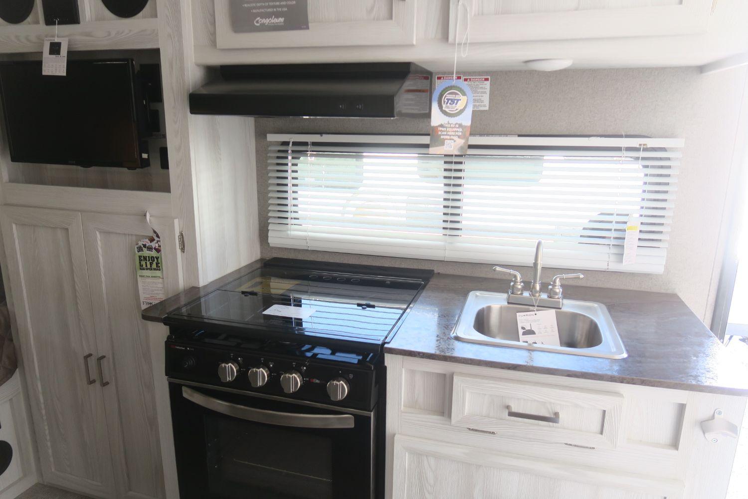 NEW 2020 ROCKWOOD GEO PRO 19FBS Overview Berryland Campers