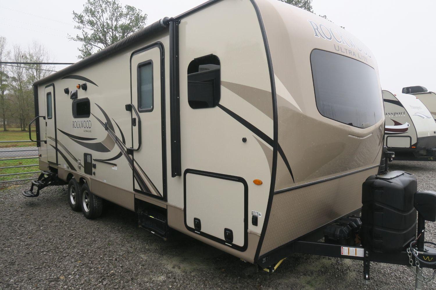 USED 2018 ROCKWOOD SIGNATURE ULTRA LITE 2612WS Overview Berryland