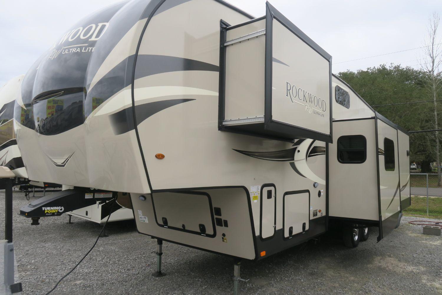 NEW 2020 ROCKWOOD SIGNATURE ULTRA LITE 2896MB Overview Berryland Campers