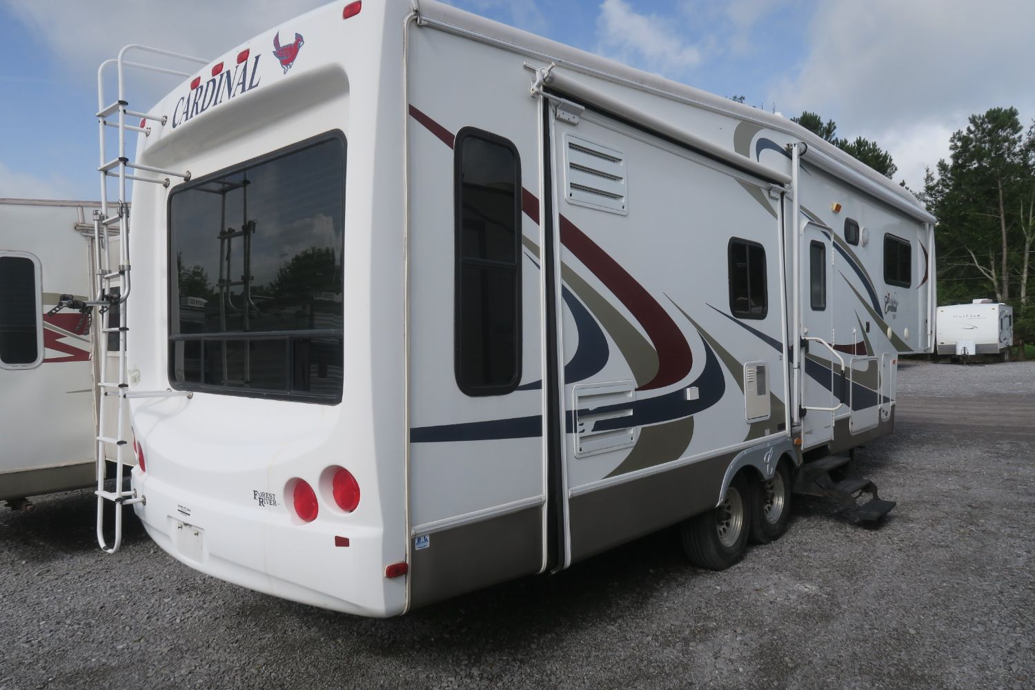 USED 2007 CARDINAL LIMITED 30TS Overview Berryland Campers