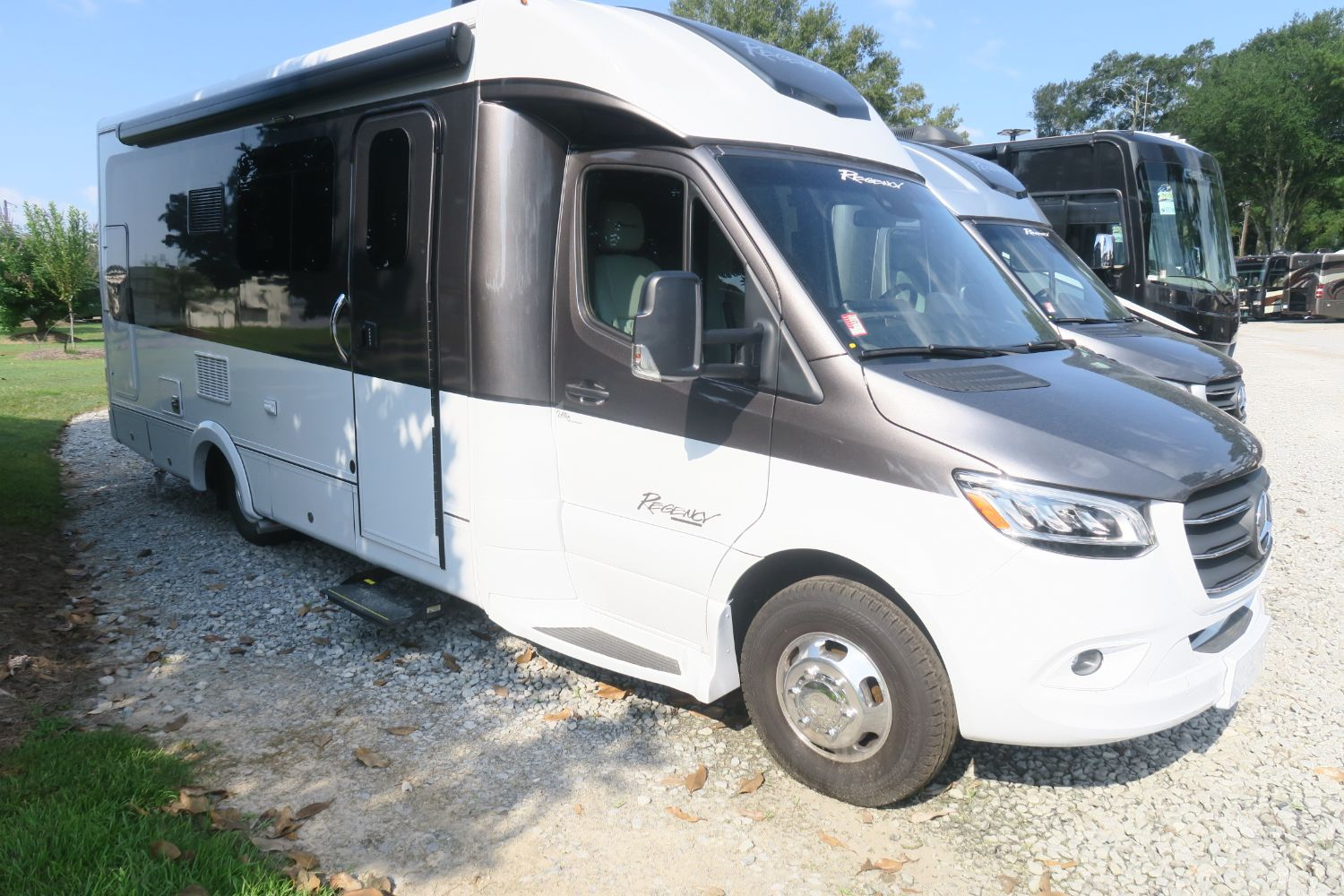 New Regency Rv Ultra Brougham Motorhomes Berryland Campers