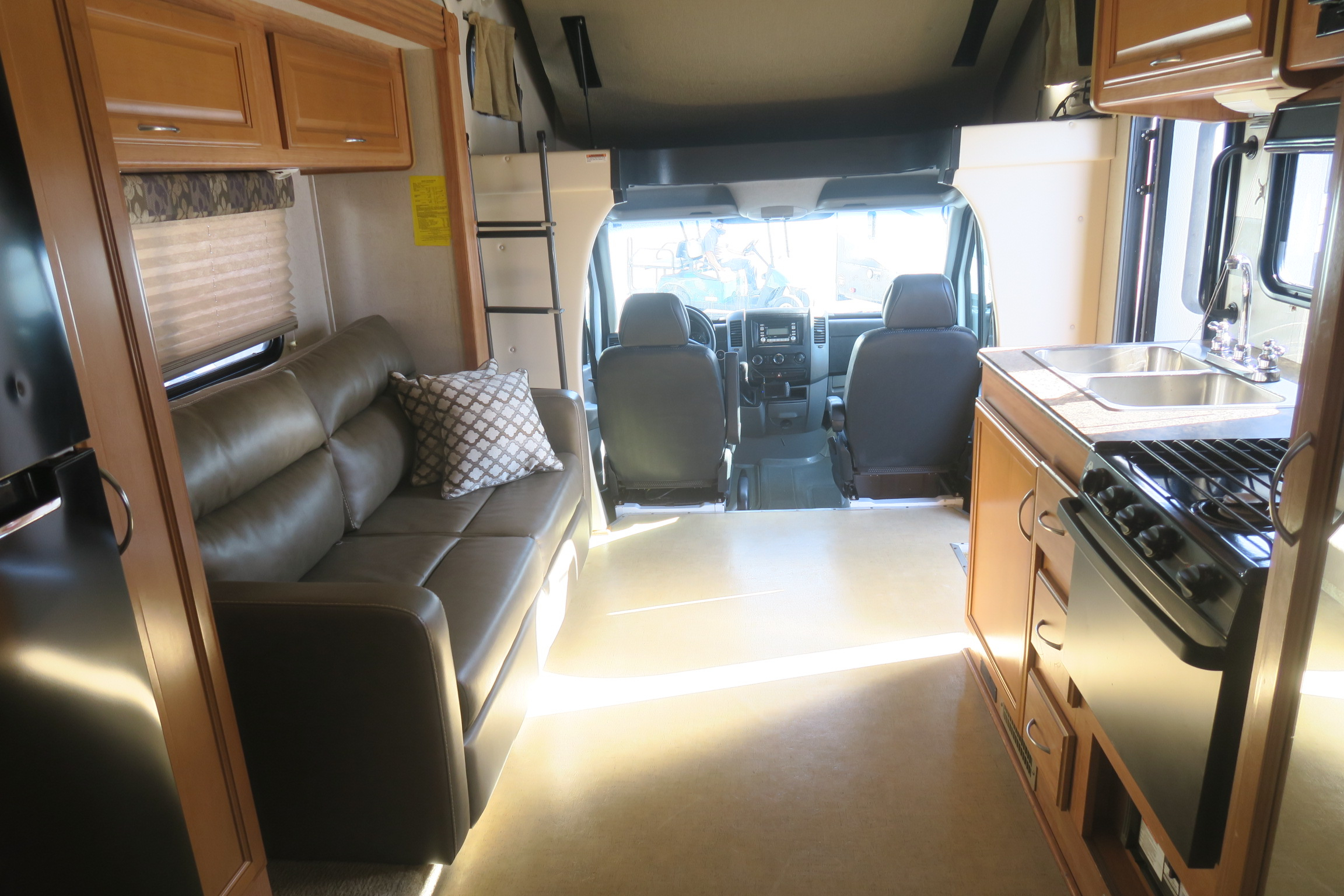 USED 2010 QUEST 24L Overview Berryland Campers