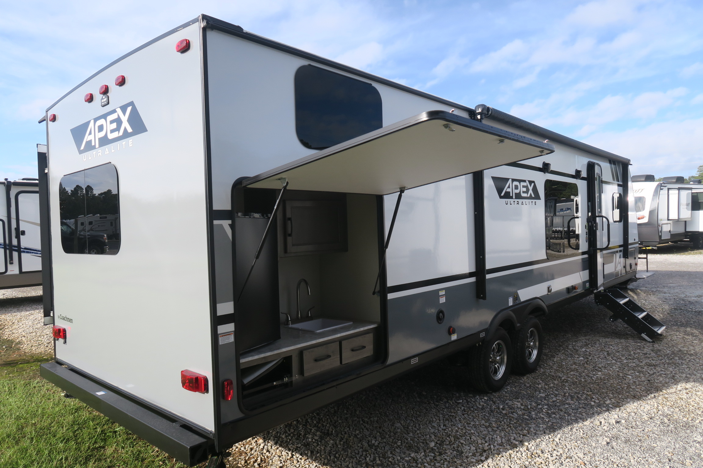 NEW 2021 APEX 300BHS Overview Berryland Campers