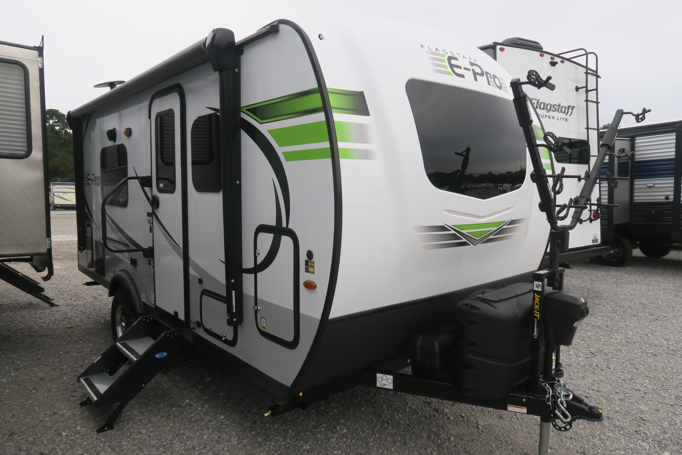 NEW 2021 FLAGSTAFF EPRO 19FD Overview Berryland Campers