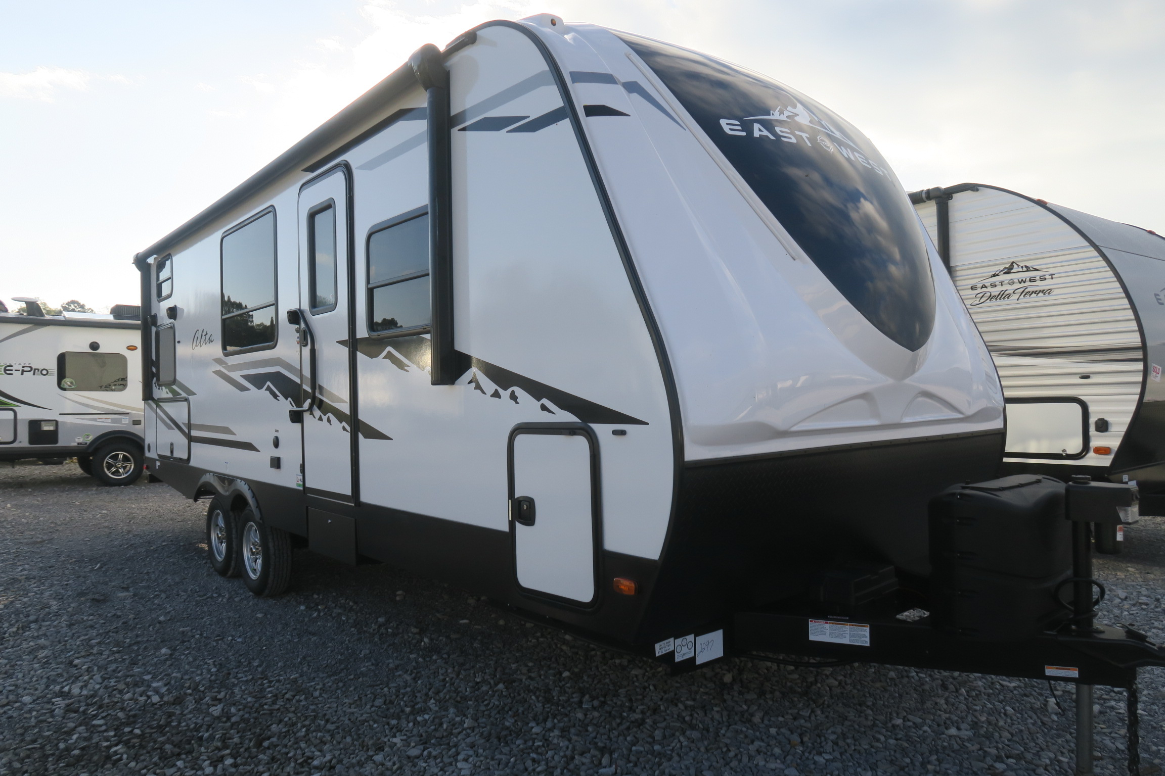 NEW 2021 ALTA 2100MBH Overview Berryland Campers