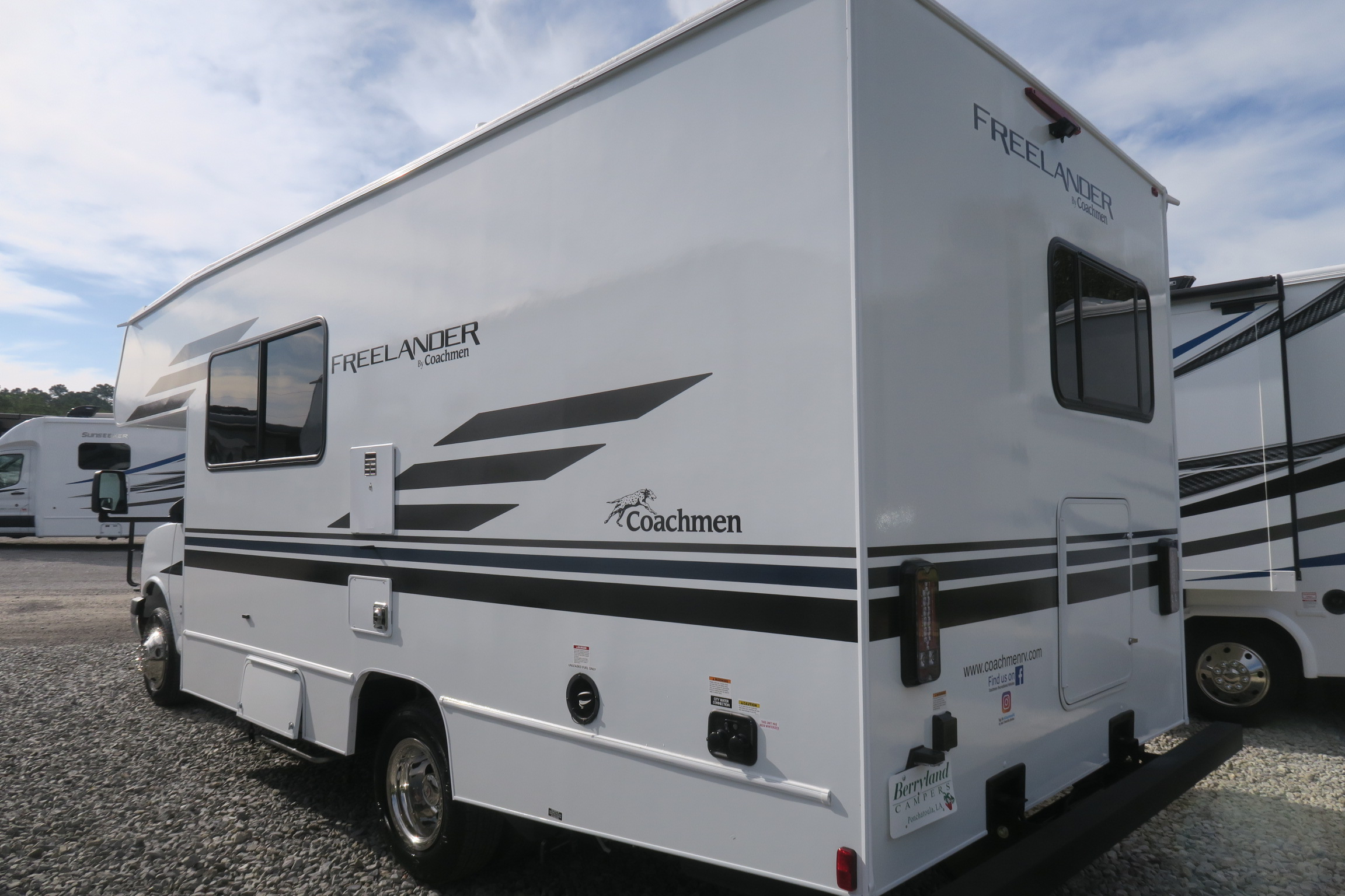 NEW 2021 FREELANDER 21QBC Overview Berryland Campers