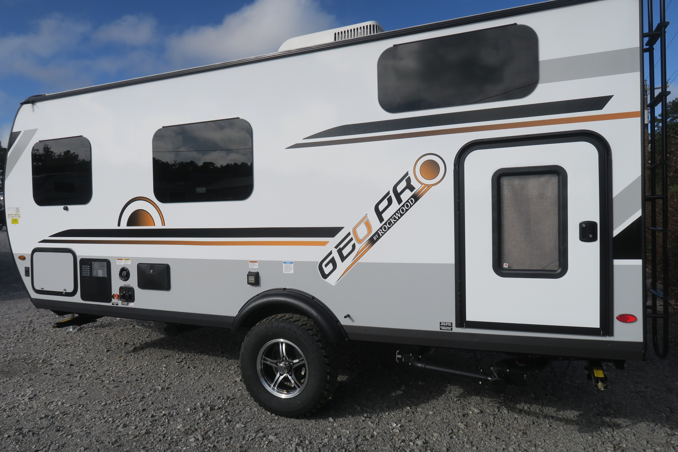 NEW 2021 ROCKWOOD GEO PRO 19BH Overview Berryland Campers