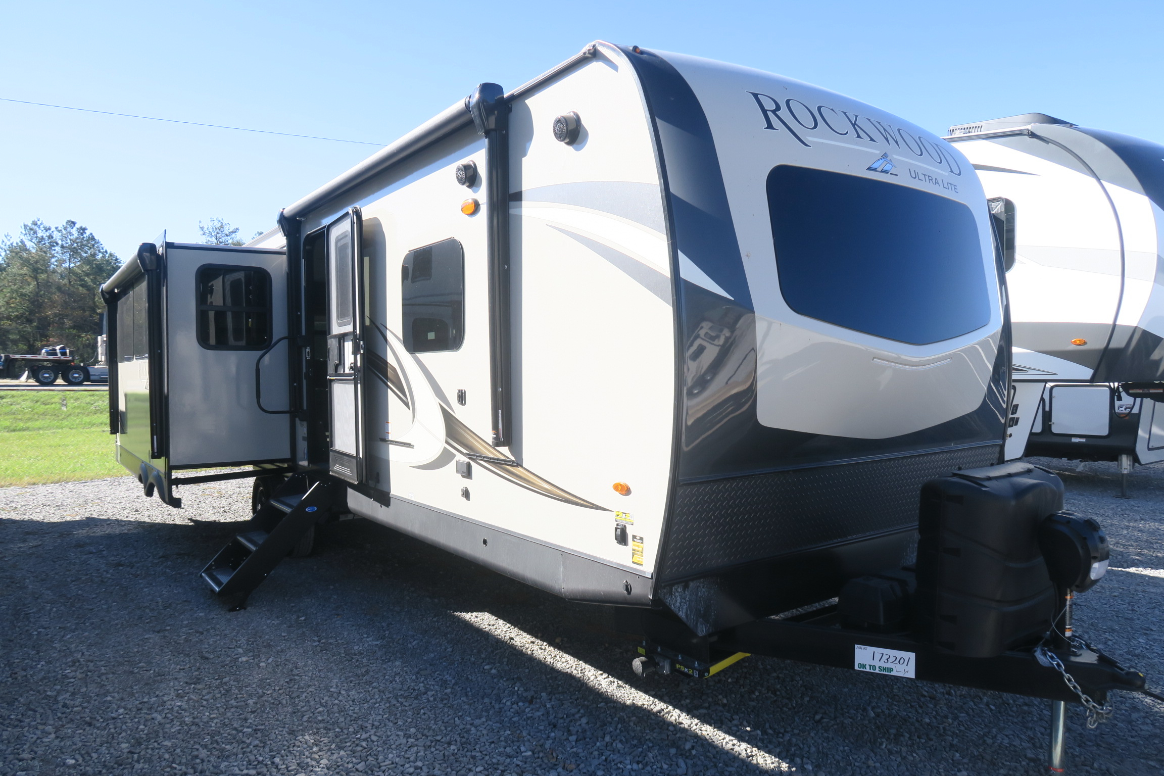 NEW 2021 ROCKWOOD ULTRA LITE 2906BS Overview Berryland Campers