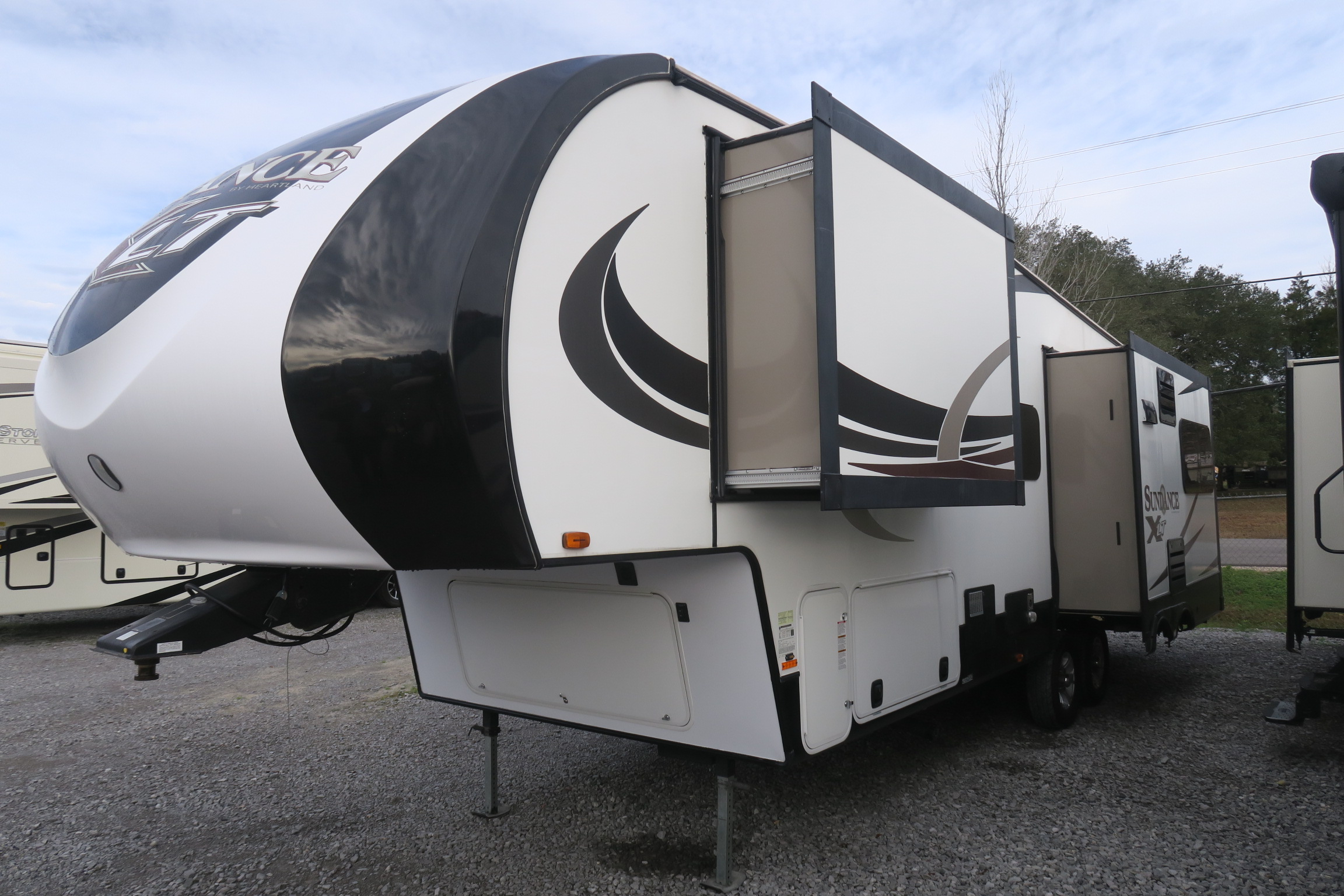 USED 2016 SUNDANCE 285TS Overview Berryland Campers