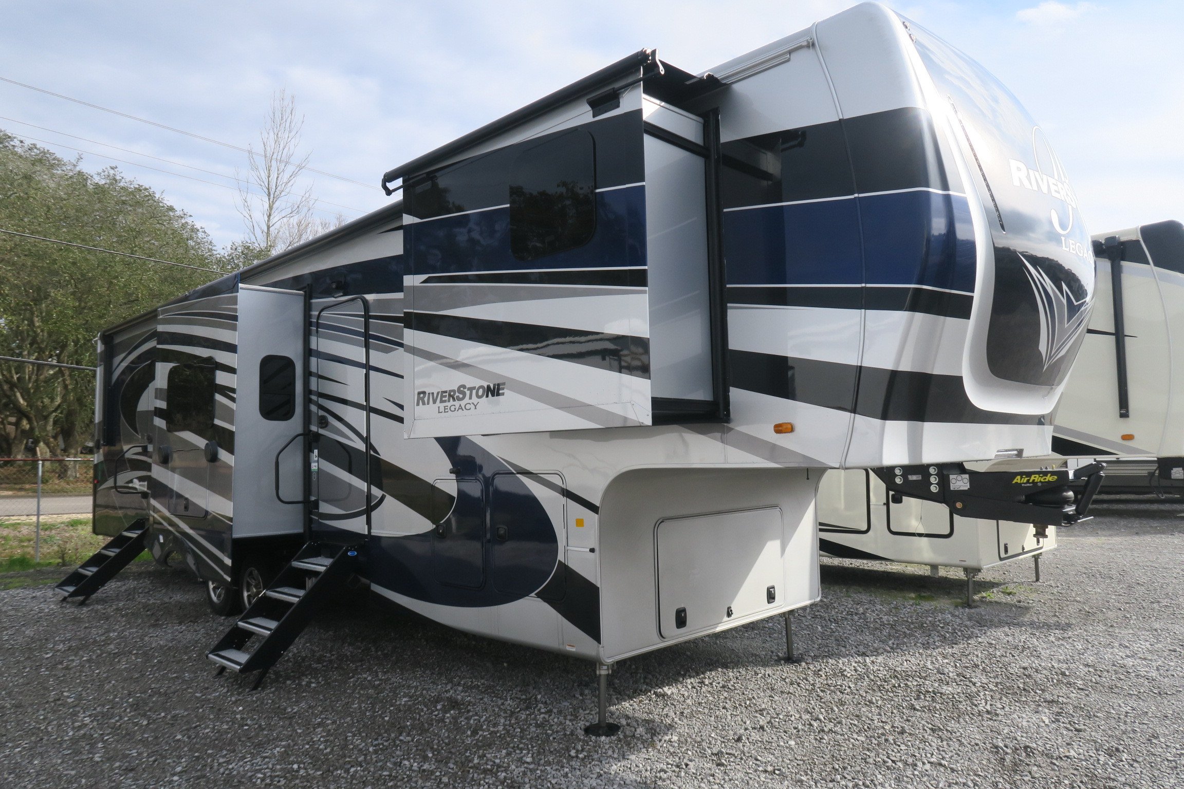 NEW 2021 RIVERSTONE LEGACY 391FSK Overview Berryland Campers