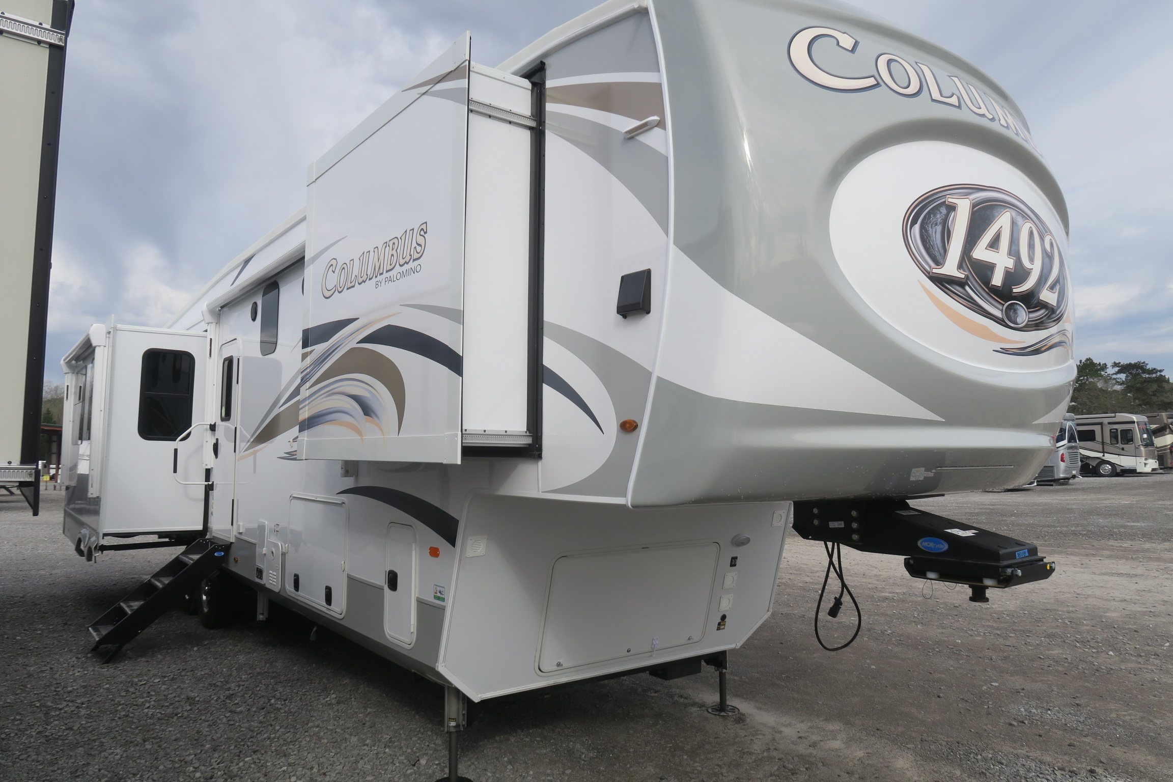 NEW 2021 COLUMBUS 1492 383FB Overview Berryland Campers