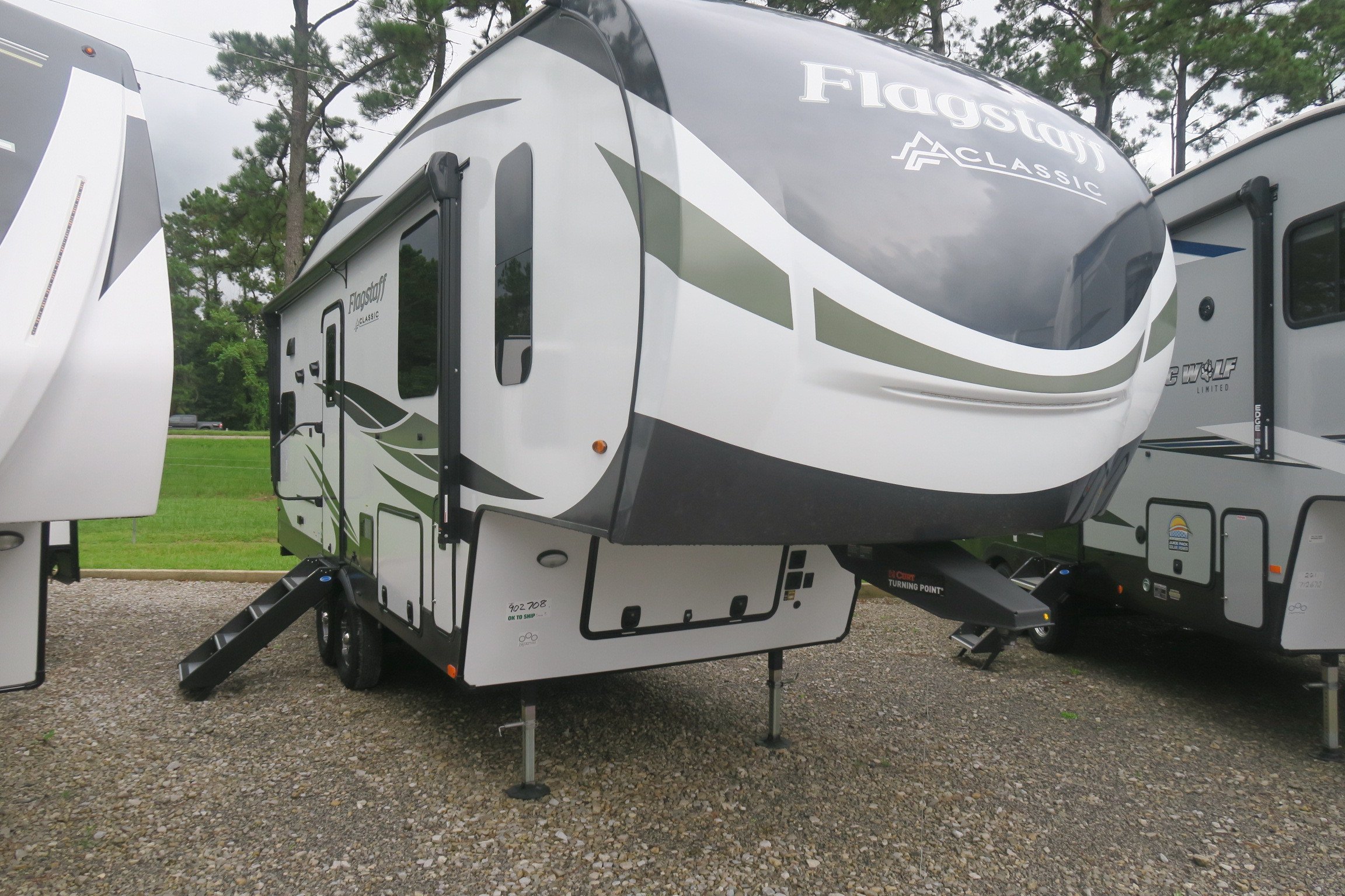 NEW 2023 FLAGSTAFF CLASSIC 524BBS Overview Berryland Campers