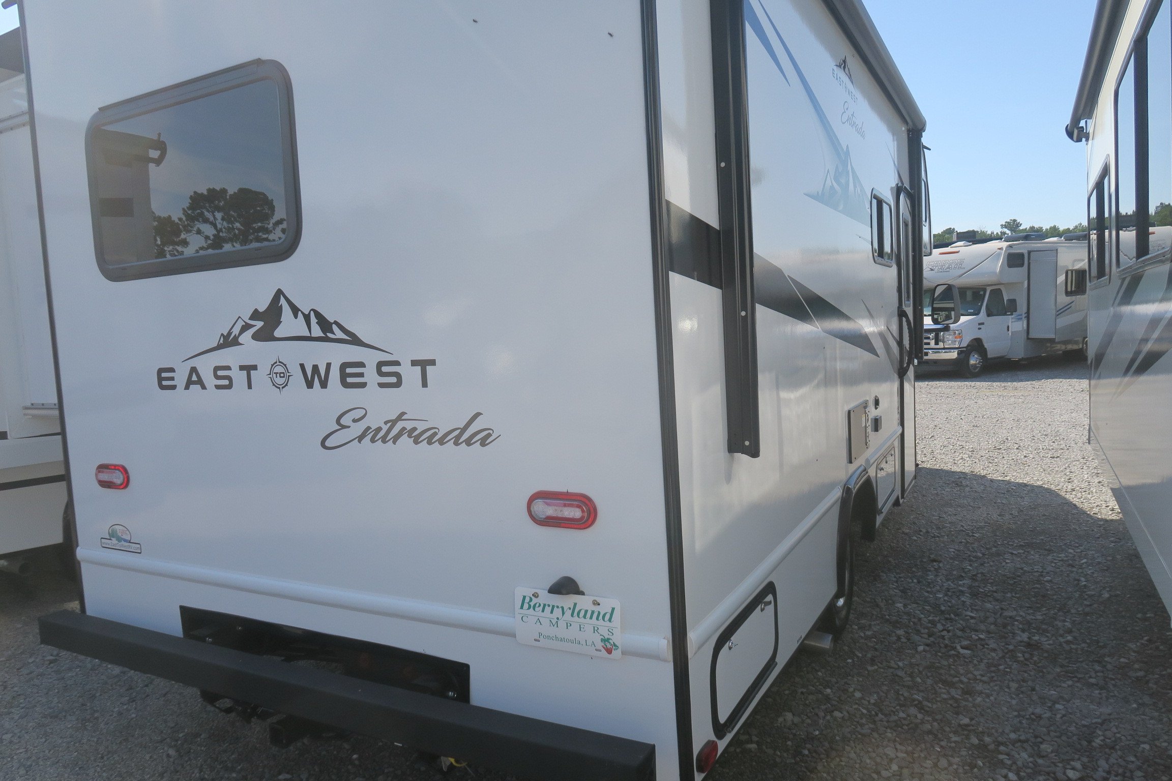 NEW 2023 ENTRADA 2200S Overview Berryland Campers