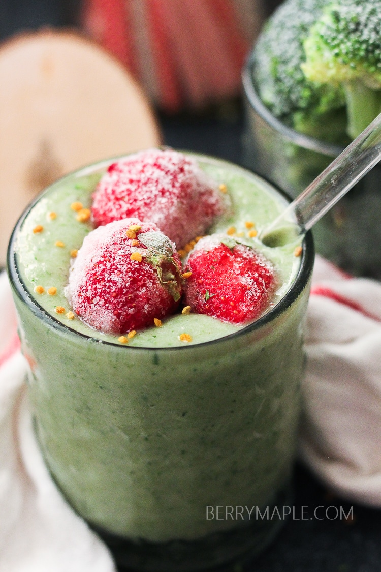 Broccoli detox smoothie Berry&Maple