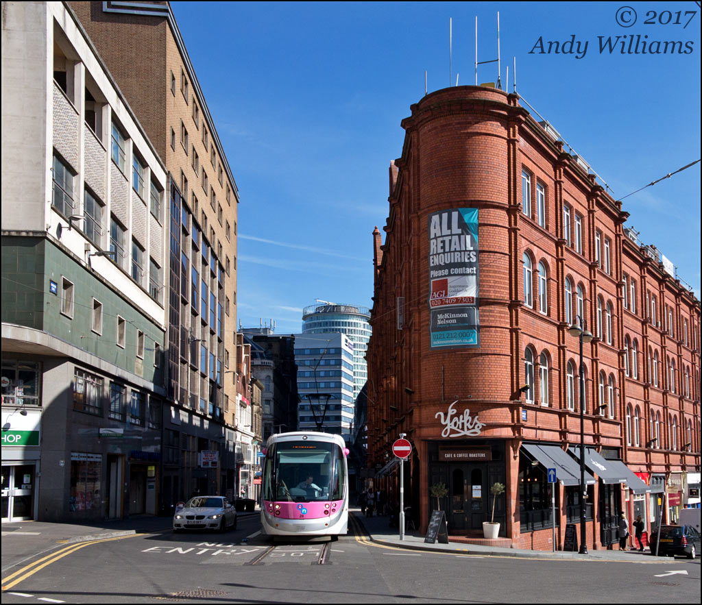 BescotPlus Tram 28 at Birmingham Stephenson St