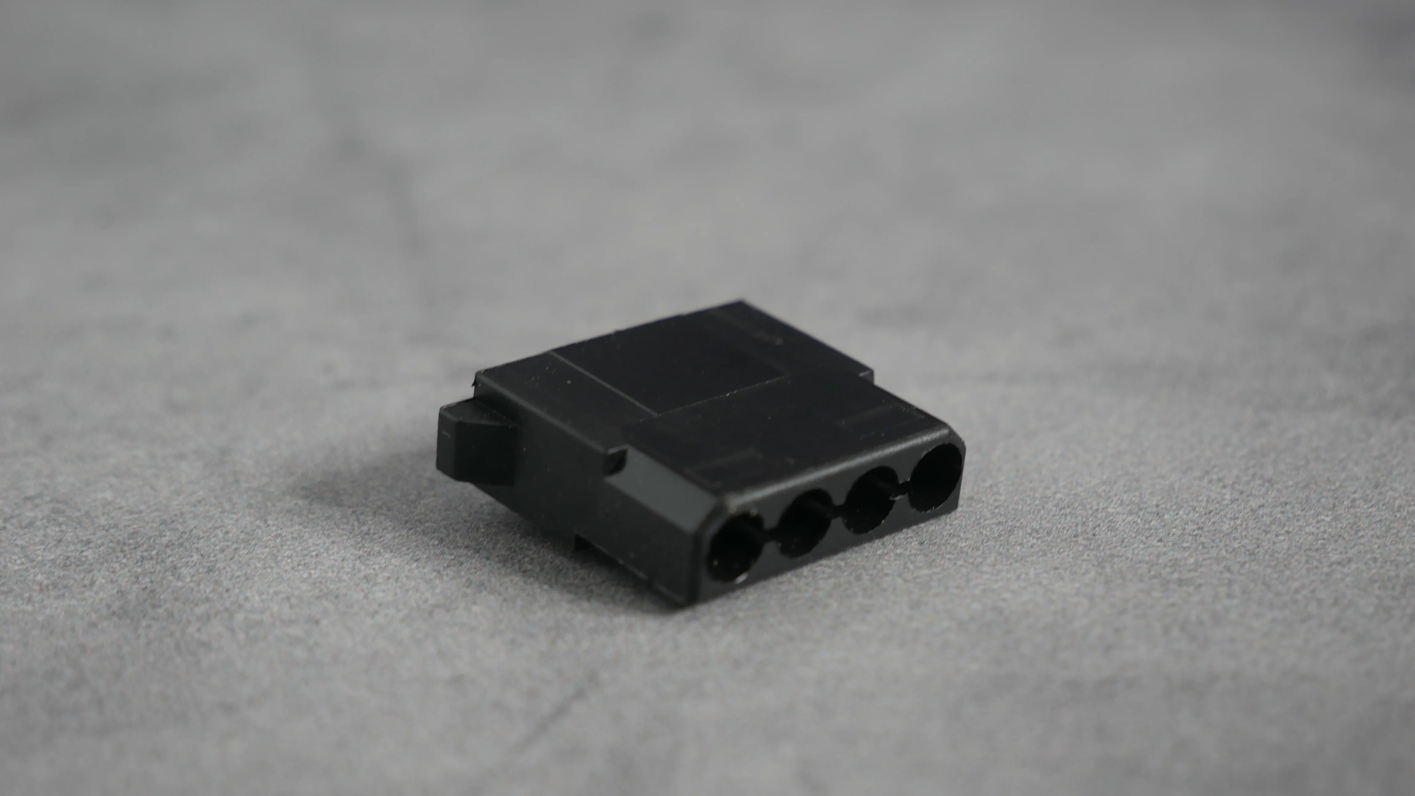 4 Pin Power Female Connector-Black – Bespoke Baka