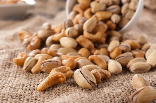 Lecker und gesund Trockenfrüchte, Samen und Nüsse! Besser Gesund Leben