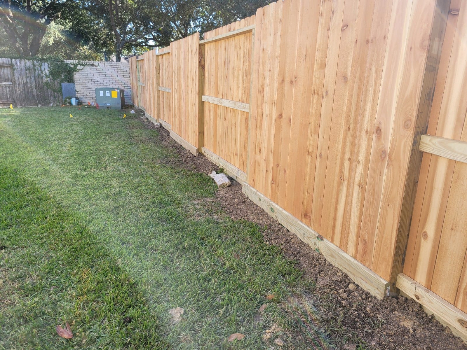 Vertical Fence With Beveled Rot Board Best Fence