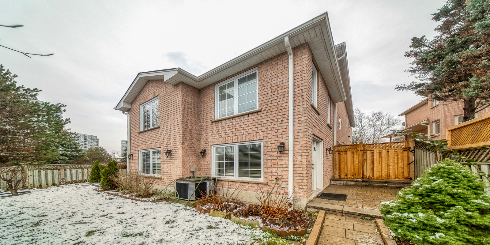 24 COLLEEN ST. THORNHILL Find your Best Condo! Best Condos for You