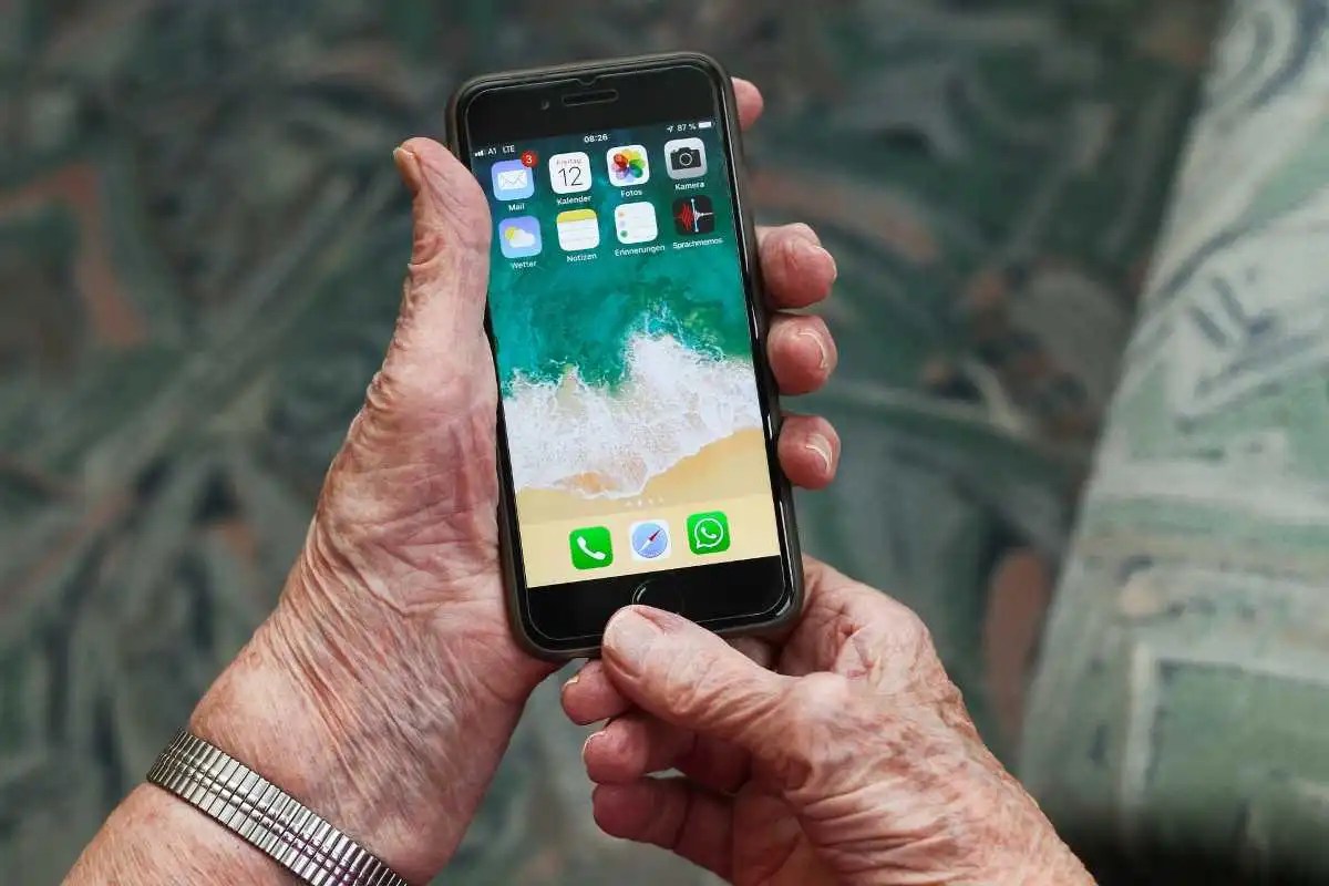 26 Essential MustHave Mobile Apps For Seniors Best Mobility Aids